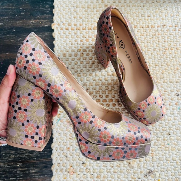 Katy Perry Collections Women's Floral Platform Heels - Pink and Cream size 7 - Picture 2 of 8